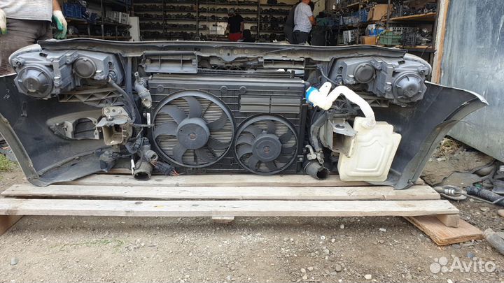 Радиатор охлаждения Фольксваген Touran 2006-2009