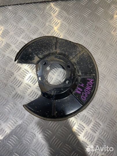 Щит тормозного механизма задний правый Ford Mondeo