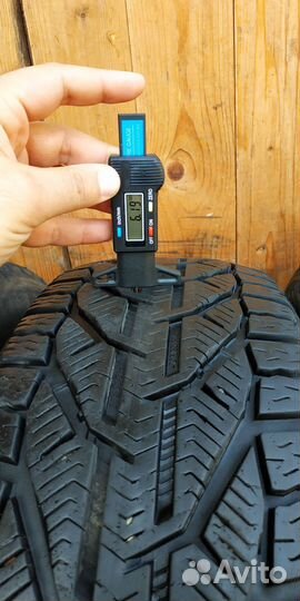 Kormoran Snow 215/60 R16 99H