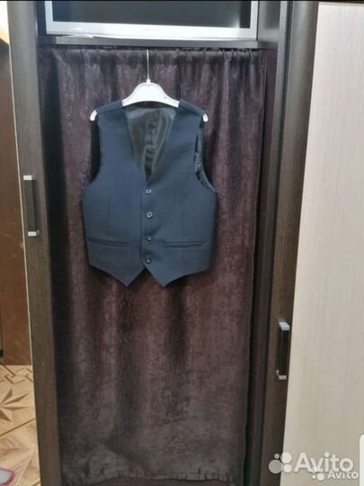 Жилетка для мальчика новая