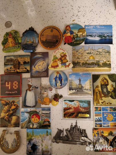 Магниты на холодильник из разных стран и городов