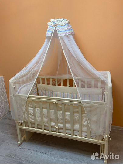 Бортики и балдахин в кроватку