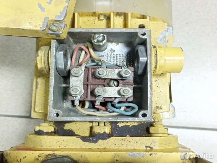 Насос вакуумный пластинчато роторный