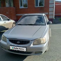 Hyundai Accent 1.5 MT, 2005, битый, 274 000 км, с пробегом, цена 210 000 руб.