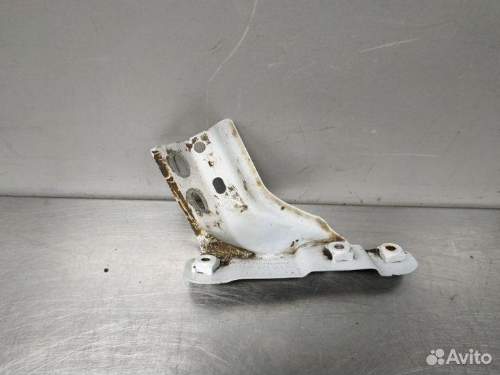 Кронштейн крыла передний левый Volkswagen Polo 602