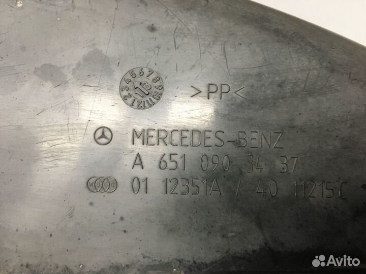 Воздуховод Mercedes W204