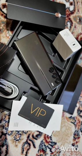 ZTE Axon 40 Ultra Space Edition, 18/1 ТБ