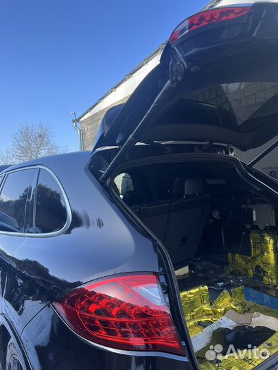 Амортизатор крышки багажника porsche cayenne 958