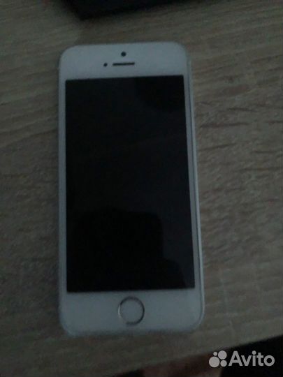 iPhone SE, 32 ГБ