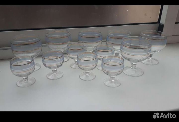 Рюмки 12 шт 2 вида новые и тарелки стекло