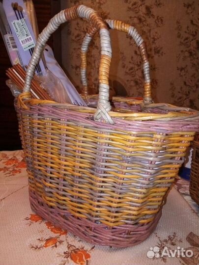 Корзинка ручной работы из бумажной лозы
