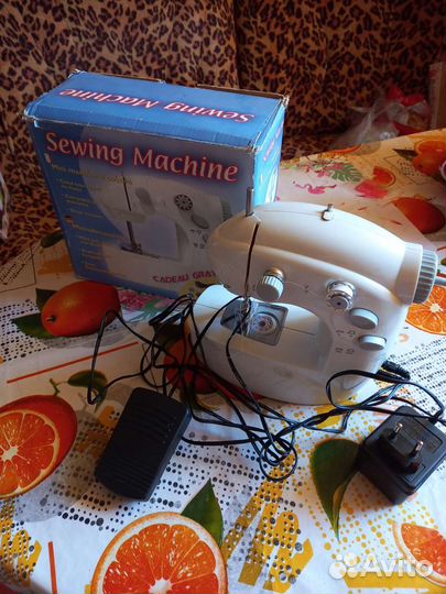 Швейная мини-машинка