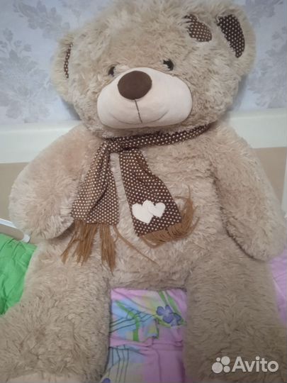 Большой мягкий медведь