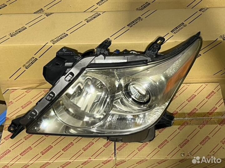 Фара галогеновая левая Lexus Lx570 07-11