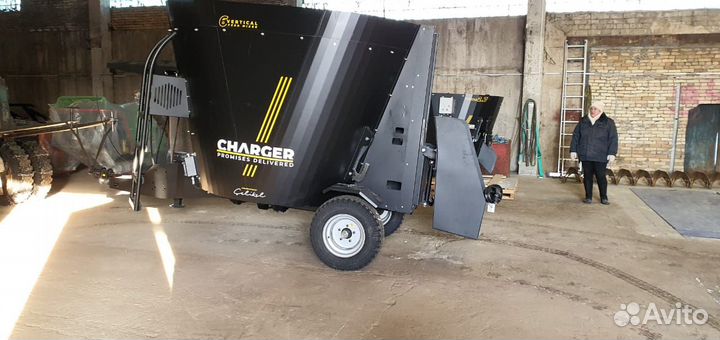 Миксер-кормораздатчик Celikel Charger V6, 2024