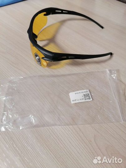 Очки спортивные
