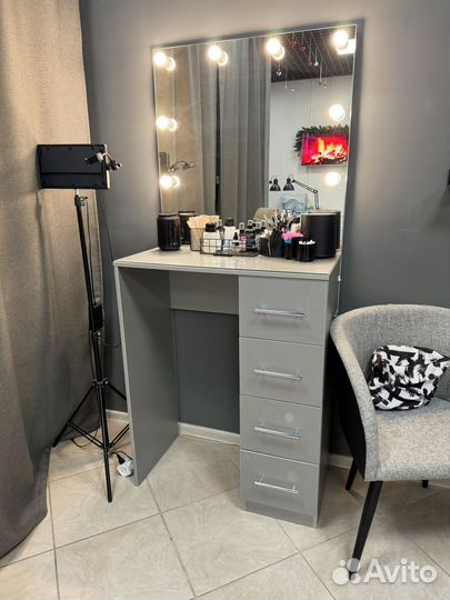 Стол Визажиста Гримерный стол