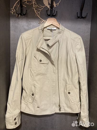 Куртка Италия 44 р