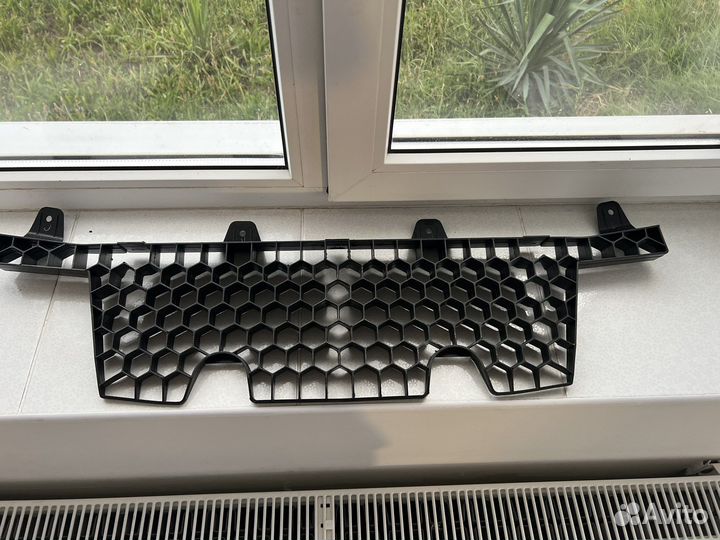 Усилитель переднего бампера нижний vesta