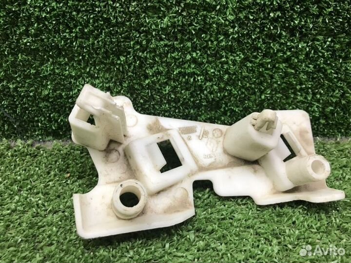 Кронштейн Renault Fluence 2010