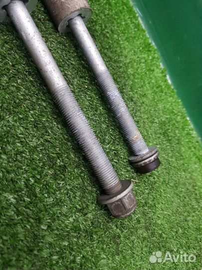 Втулки рессоры Audi Q5 8R cdnc 2011