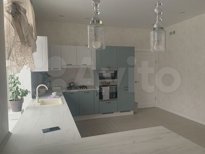 Коттедж 348 м² на участке 12 сот.