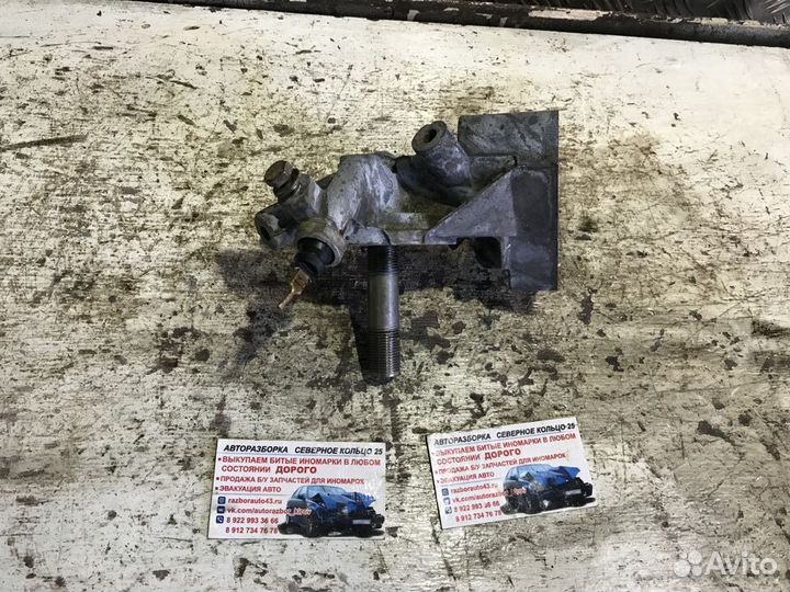 Кронштейн масляного фильтра Ауди А4Б5 Audi A4B5