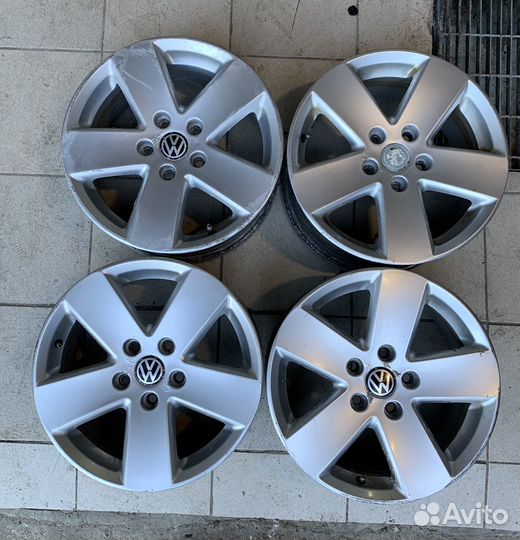 Volkswagen Passat B7 Диски литые R16