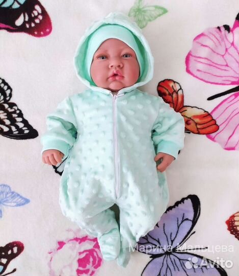 Одежда на Антонио Хуан, беби борн