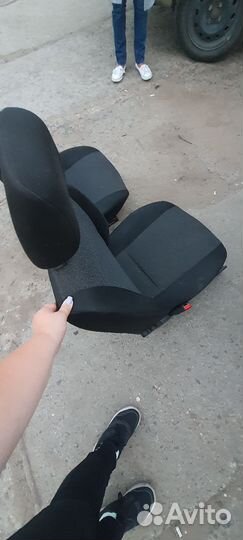 Передние кресла