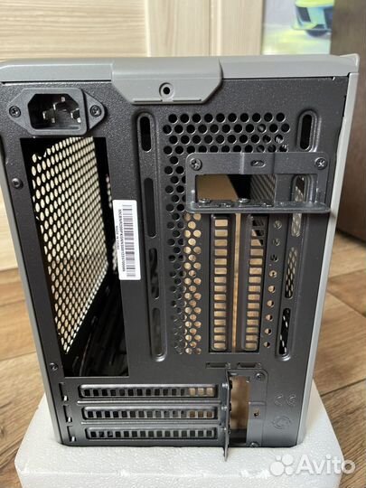 Корпус cooler master NR 200P