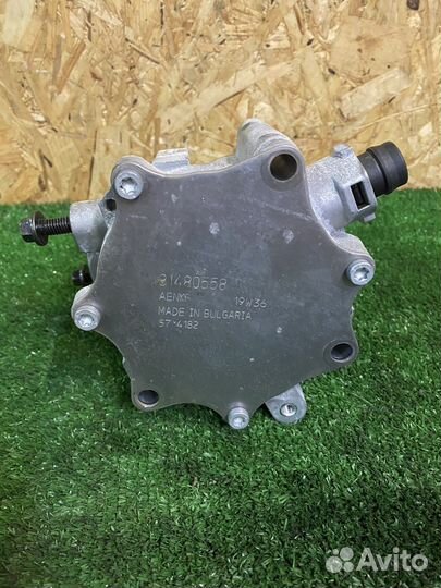 Volvo XC90 2015- XC60 вакуумный насос двигателя