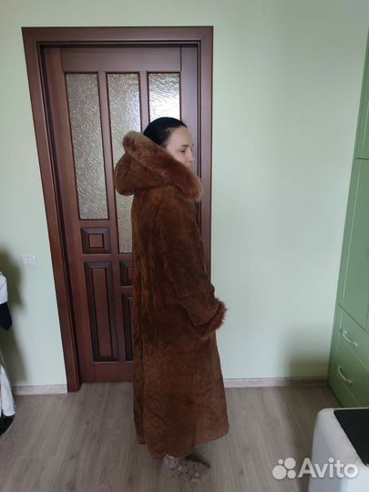 Дубленка натуральная женская с капюшоном