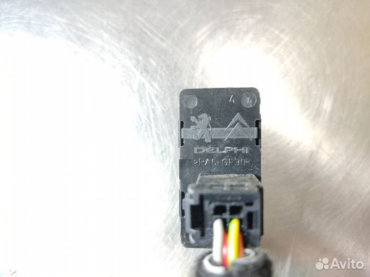 Кнопка стеклоподъемника Peugeot 408 2012-2021