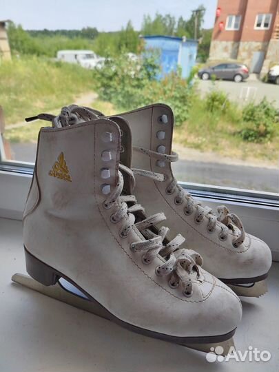 Продам коньки