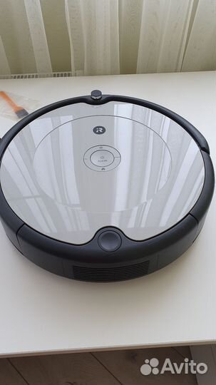 Робот пылесос iRobot Roomba 698