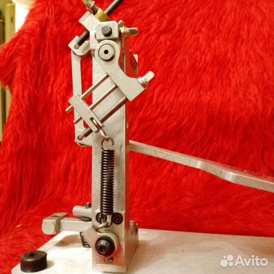 Пружина с креплением для педали бас барабана