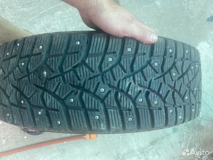 Bridgestone Blizzak Spike-02 SUV 215/65 R16 98