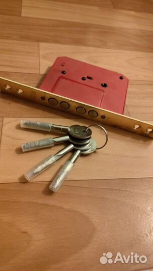 Замок врезной