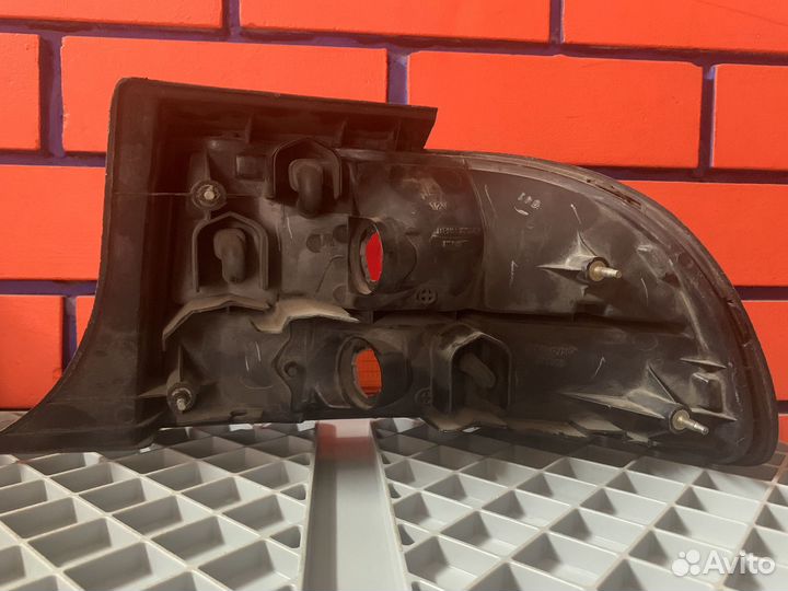 Фонарь задний левый Toyota Aristo S140