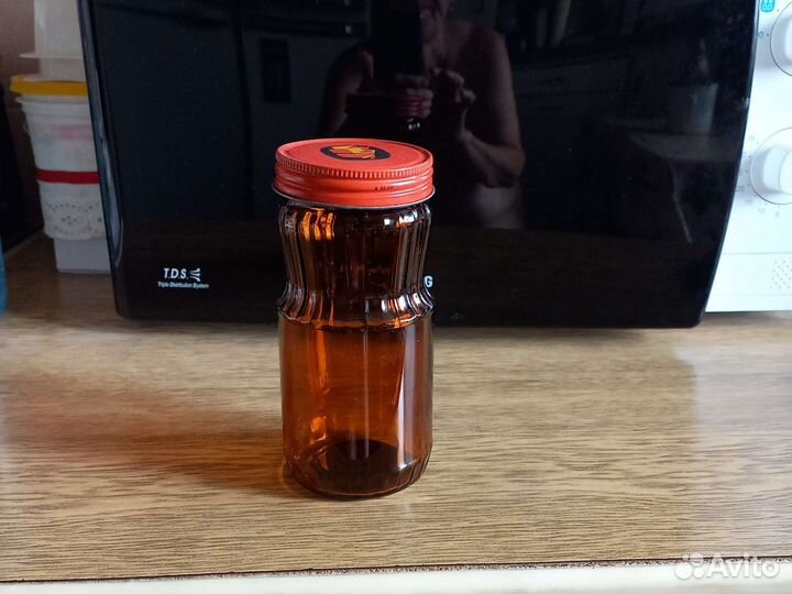 Банки из коричневого стекла