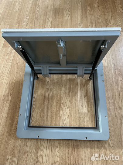 Люк напольный 50х50