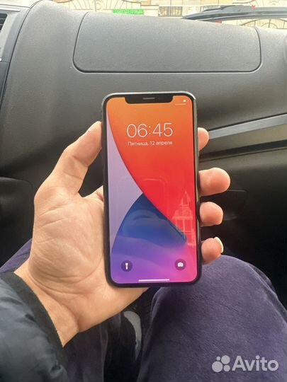 iPhone X, 64 ГБ