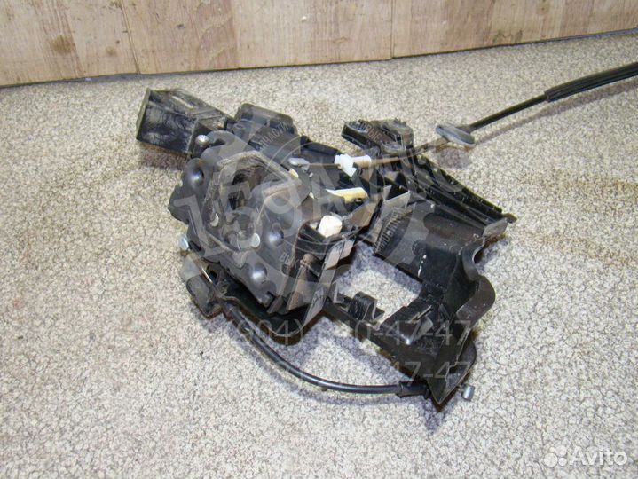 Замок двери задней правой Ford Focus 2