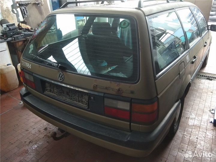Разбор на запчасти Volkswagen Passat 3