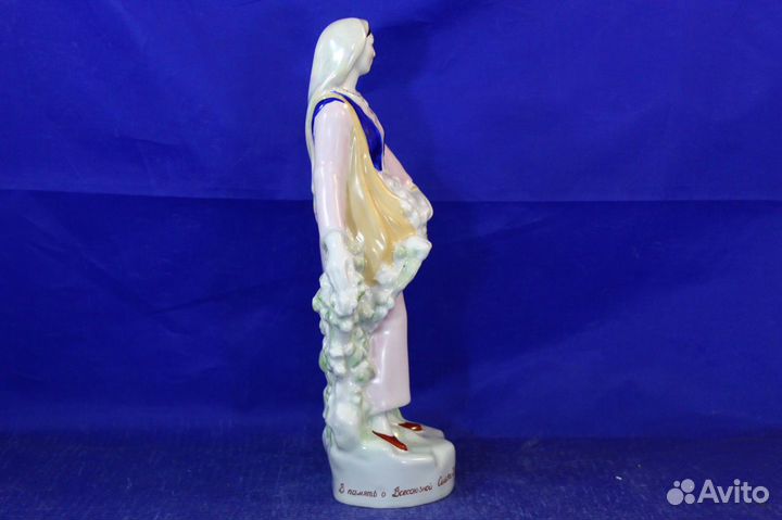 Девушка Азербайджанка собирающая хлопок Колхозница