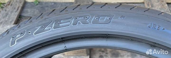 Pirelli P Zero 255/35 R20