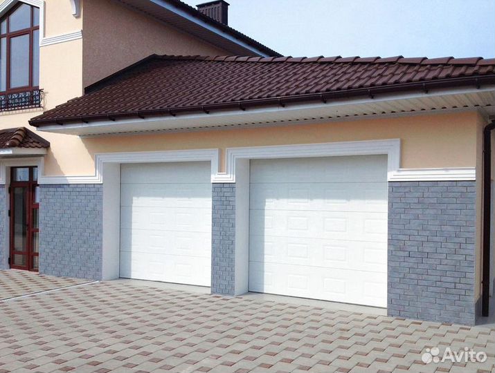 Секционные ворота со склада