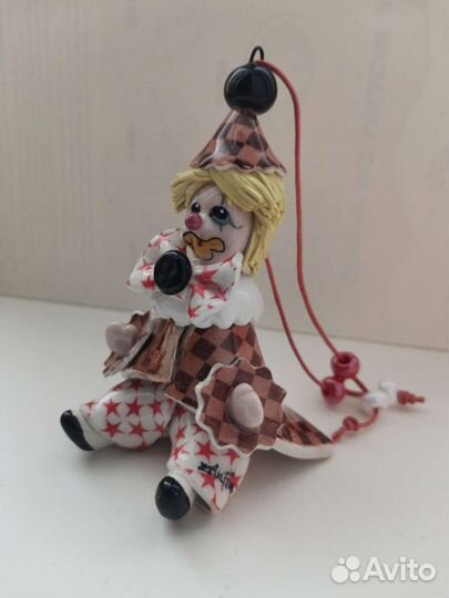 Фарфоровая статуэтка