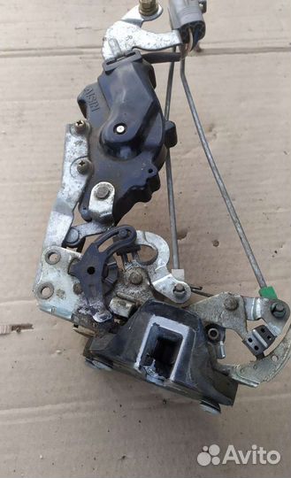 Замок двери Тойота марк2